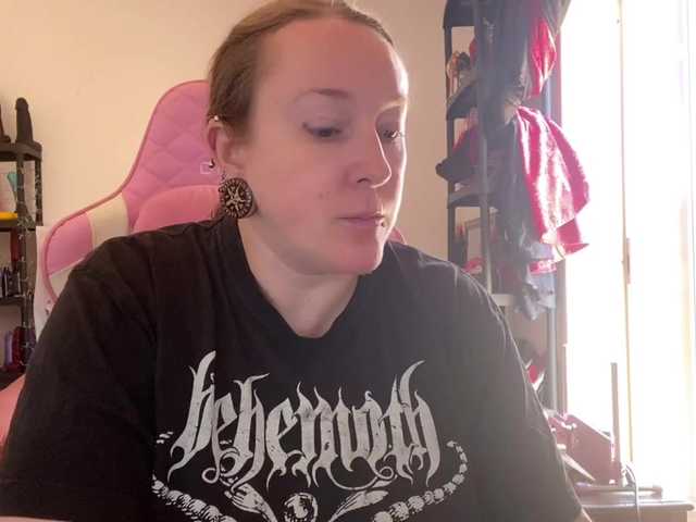 NylonQueen online show from August 9, 11:44 am
