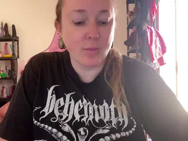 NylonQueen online show from August 9, 12:50 pm