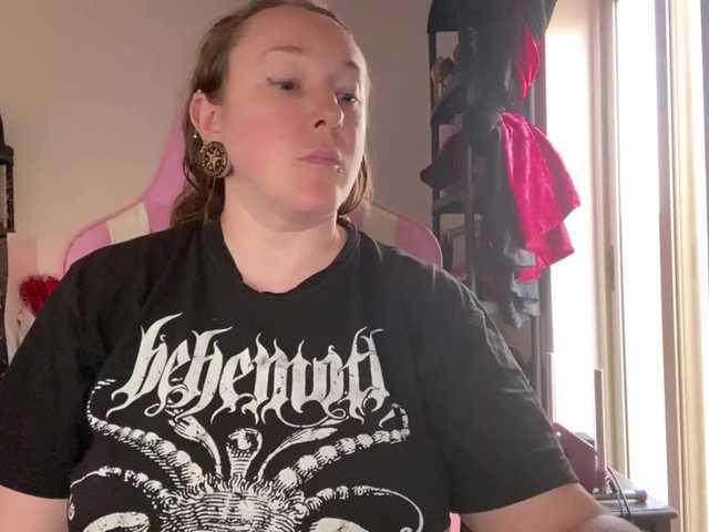 NylonQueen online show from August 9, 4:52 pm