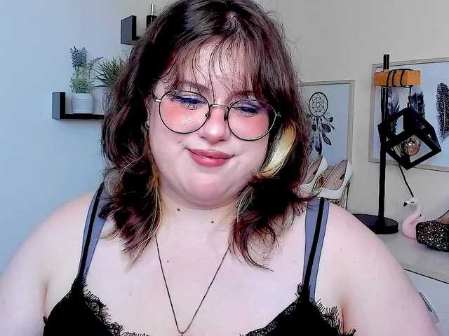 OpheliaLush online show from August 3, 8:10 am