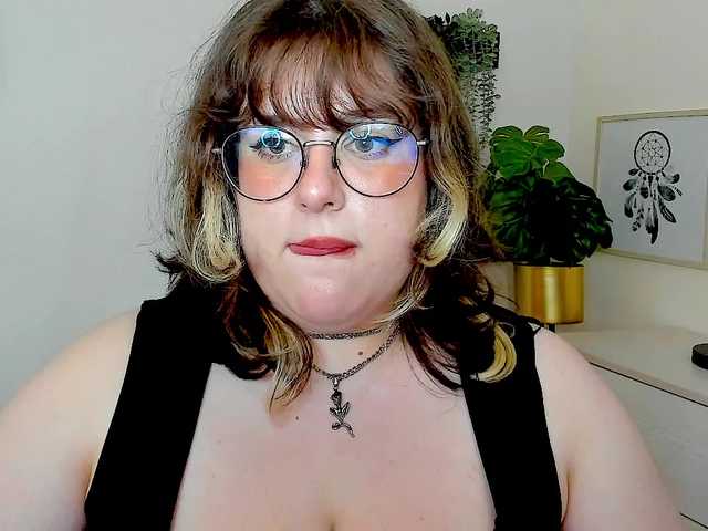 OpheliaLush online show from August 12, 10:17 am
