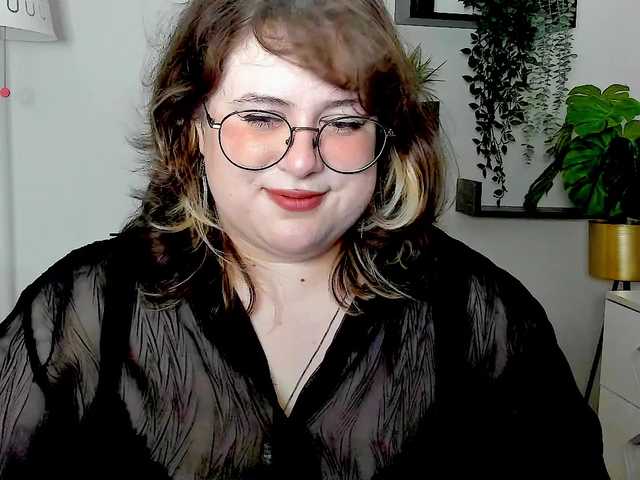 OpheliaLush online show from August 17, 5:34 am