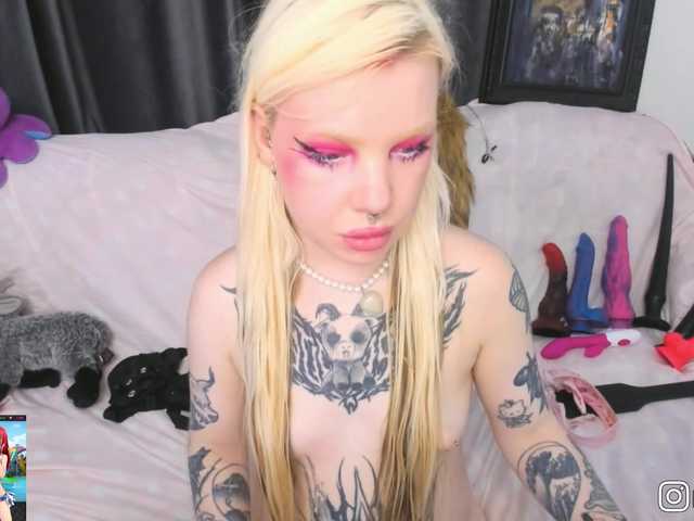 P1nkbutt online show from August 9, 8:43 pm