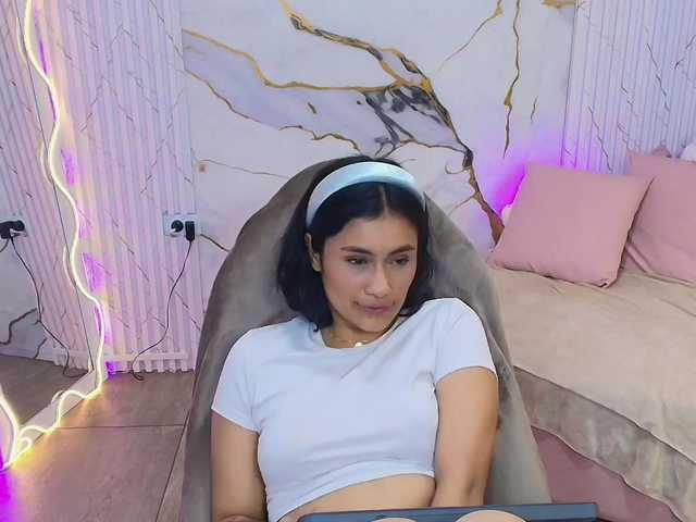 PEACHY-TAY online show from August 12, 1:57 pm