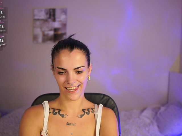 Paulinemedonca online show from July 29, 5:20 pm