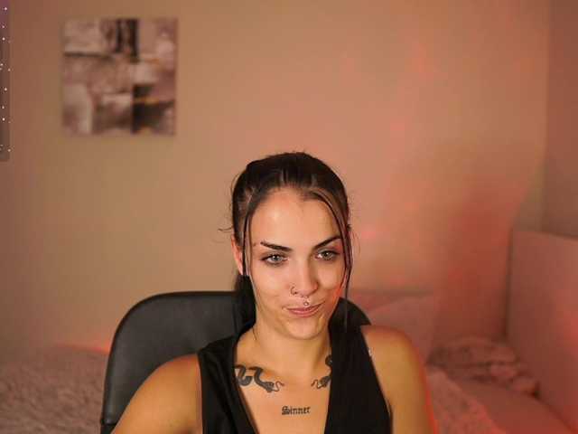 Paulinemedonca online show from July 30, 1:18 pm
