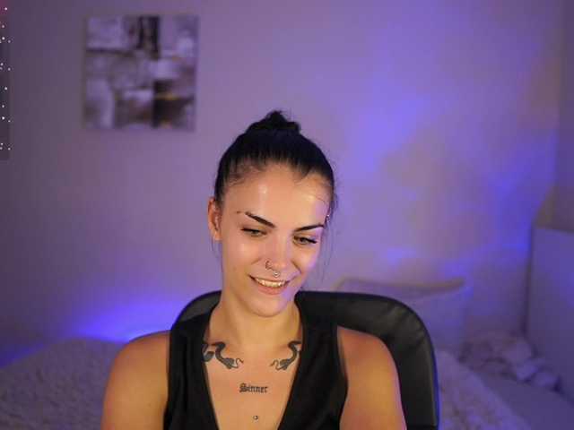 Paulinemedonca online show from August 3, 1:07 pm