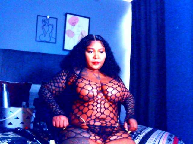 PearBlu38 online show from August 11, 11:12 am