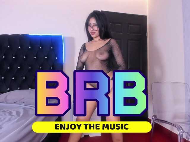 Piffyxx online show from May 30, 2:18 pm
