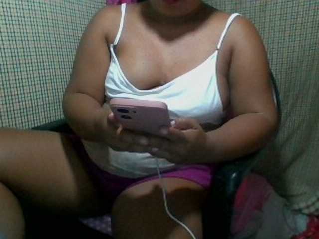PinayLynlyn08 online show from June 28, 7:17 pm