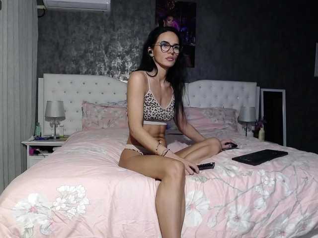 PinkNicolle online show from July 27, 1:11 am