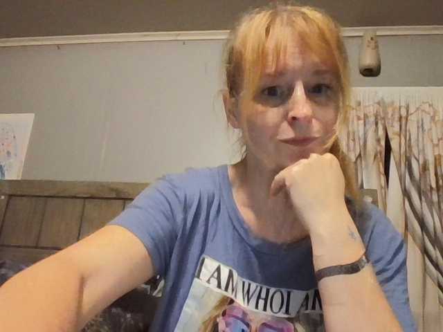 Pizzedwife online show from August 8, 2:00 am