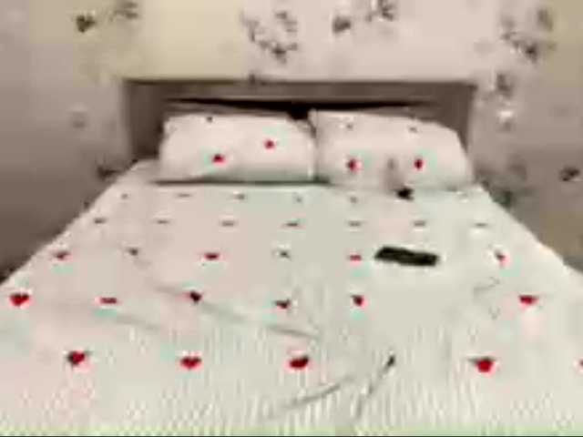 PollySavastru online show from August 3, 6:26 pm