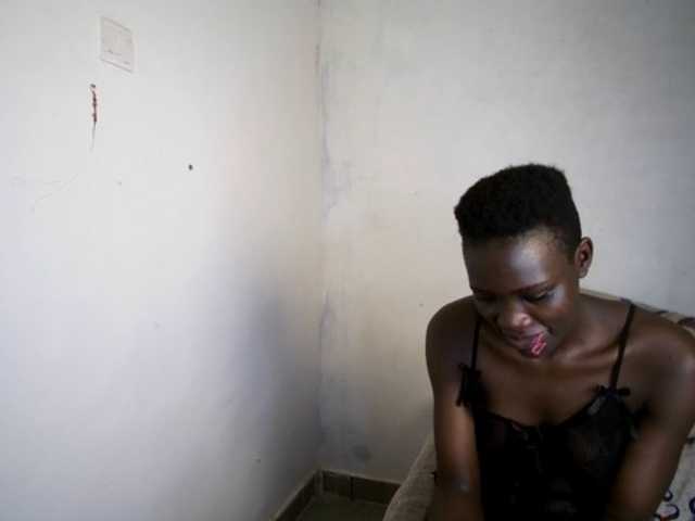 Prettieme12 online show from August 1, 8:37 pm