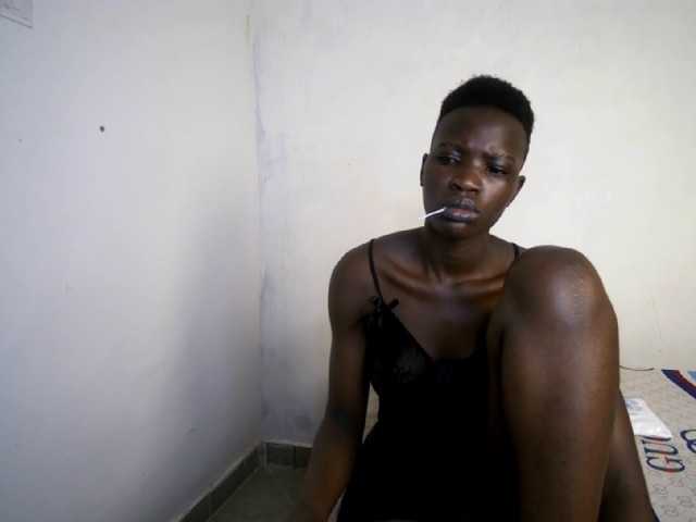 Prettieme12 online show from August 12, 11:51 pm