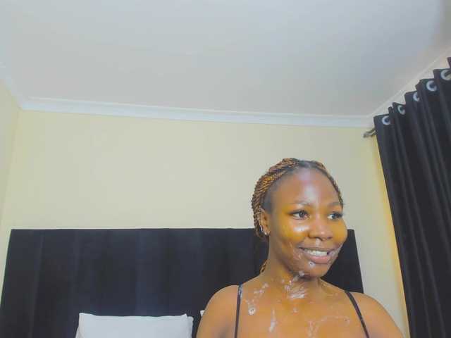 Pretty-Queen online show from May 22, 2:52 pm