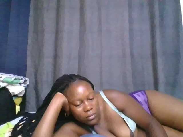 Pretty-vee online show from August 15, 5:33 am