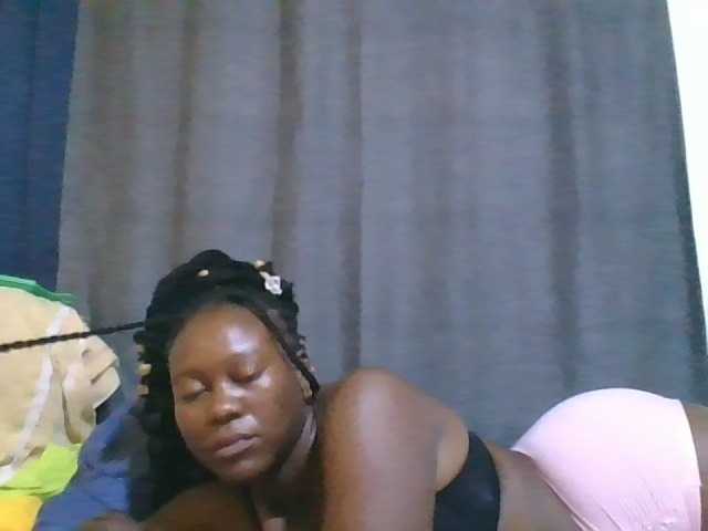 Pretty-vee online show from August 15, 2:10 pm