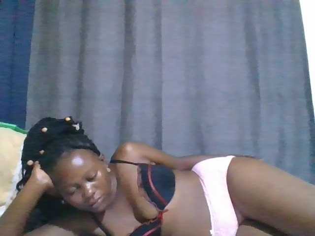 Pretty-vee online show from August 15, 2:32 pm