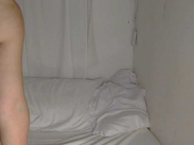 Pretty09 online show from August 9, 2:07 pm