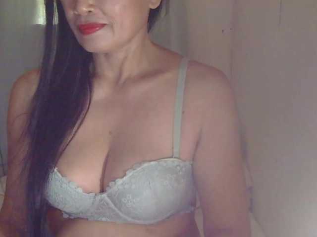 Pretty09 online show from August 14, 6:39 am