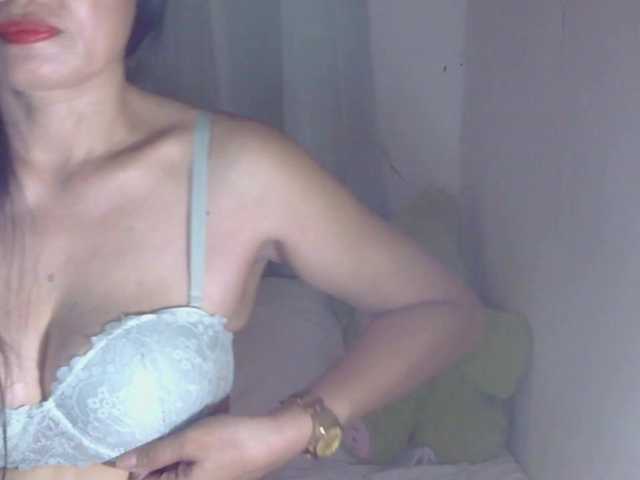 Pretty09 online show from August 14, 10:30 am