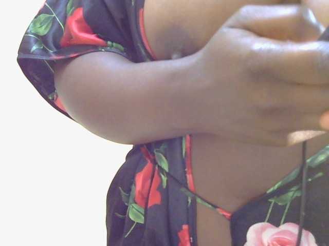 PrettyAchy online show from August 13, 12:52 pm