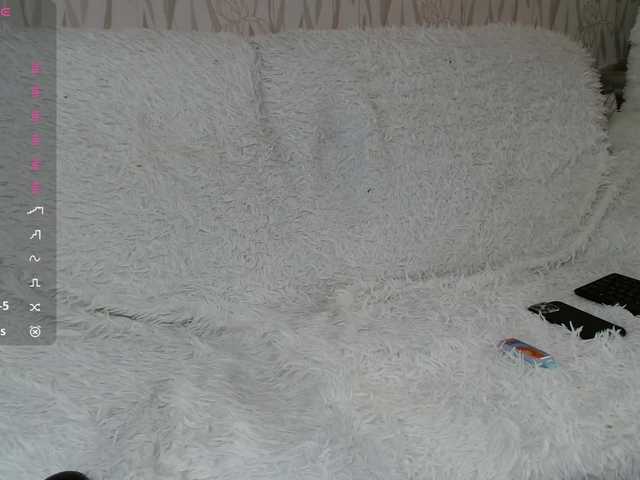 PrettyAngel777 online show from August 9, 10:16 am