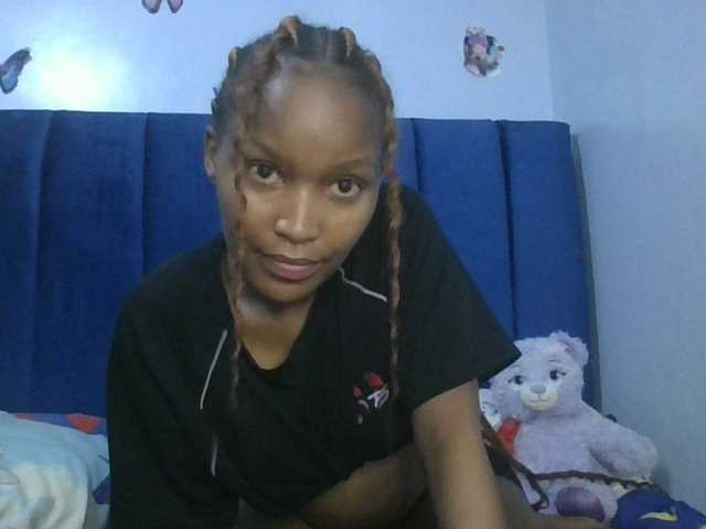 PrettyBambi online show from July 25, 2:54 pm