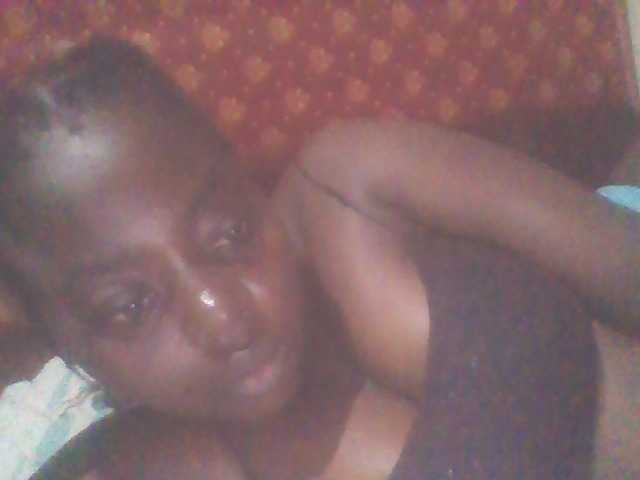 PrettyG online show from August 12, 1:13 pm