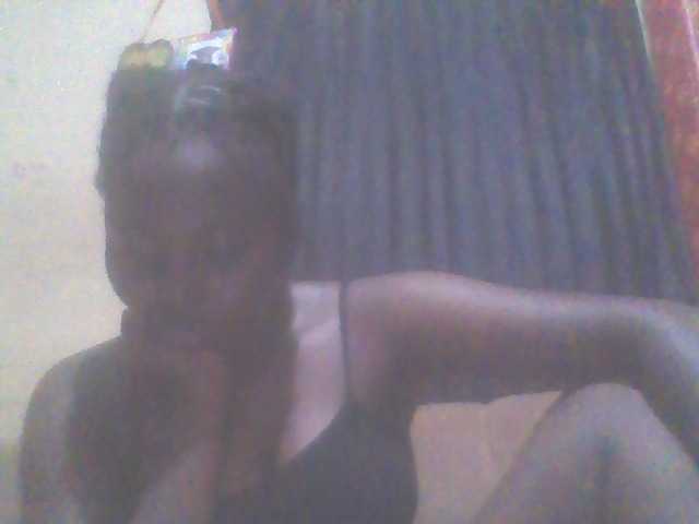 PrettyG online show from August 14, 3:26 pm
