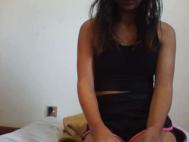 PrettyLie online show from August 12, 6:49 am