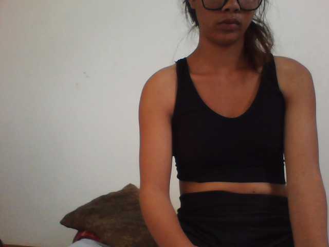 PrettyLie online show from August 13, 1:36 pm