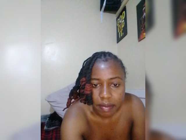 PrettyNoela online show from September 6, 9:59 am