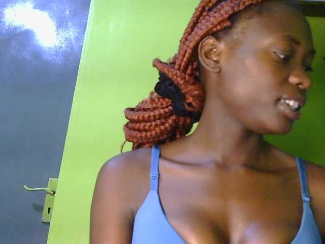 Prettyalice2 online show from August 5, 10:57 am