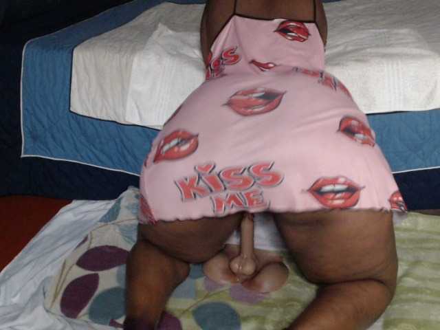 Prettybkack25 online show from August 1, 9:54 pm