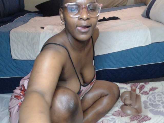 Prettybkack25 online show from August 2, 9:27 am
