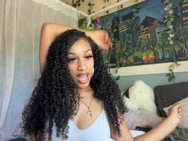 Prettyblackgalll online show from April 4, 11:23 pm