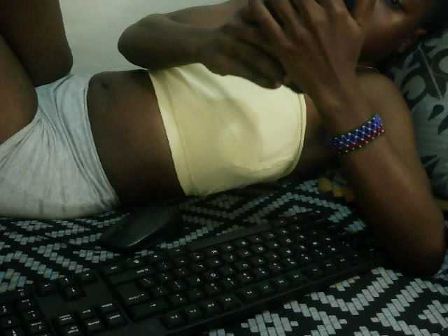 Prettyebony3 online show from September 10, 7:10 am