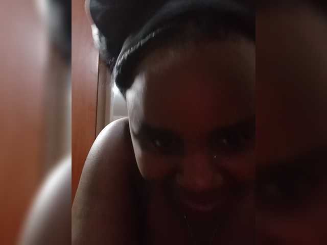 Prettyshe online show from August 12, 1:02 pm