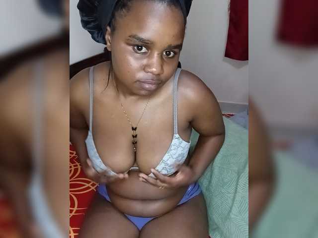 Prettyshe online show from August 12, 2:41 pm
