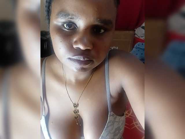 Prettyshe online show from August 13, 6:22 pm