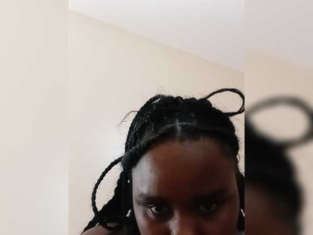Prettyshe online show from August 14, 3:04 pm