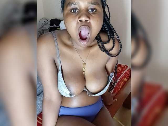 Prettyshe online show from August 14, 5:16 pm
