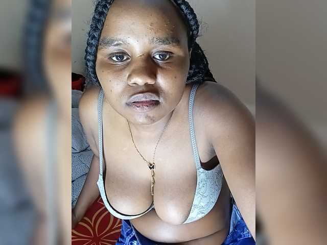 Prettyshe online show from August 14, 6:22 pm