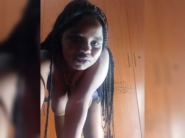 Prettyshe online show from August 15, 10:41 am