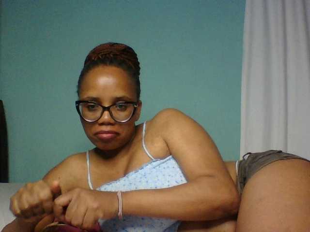 Prettyzari online show from August 2, 6:26 pm