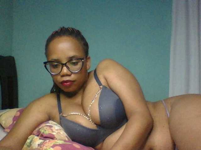 Prettyzari online show from August 3, 5:53 pm