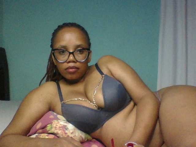 Prettyzari online show from August 3, 8:16 pm