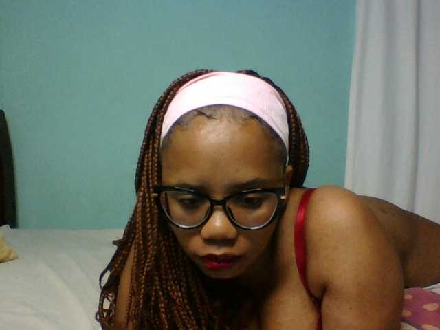 Prettyzari online show from August 5, 5:05 am